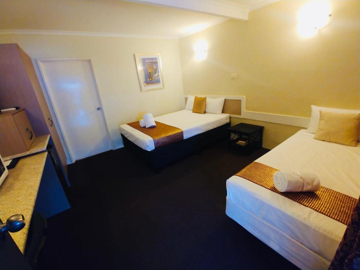 Biloela Centre Motel & Steakhouse Restaurant Екстериор снимка