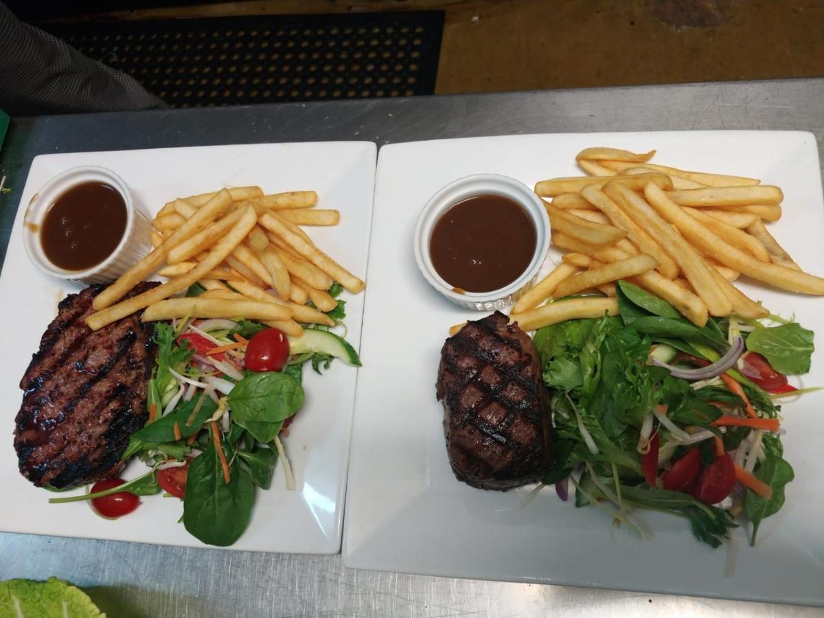 Biloela Centre Motel & Steakhouse Restaurant Екстериор снимка