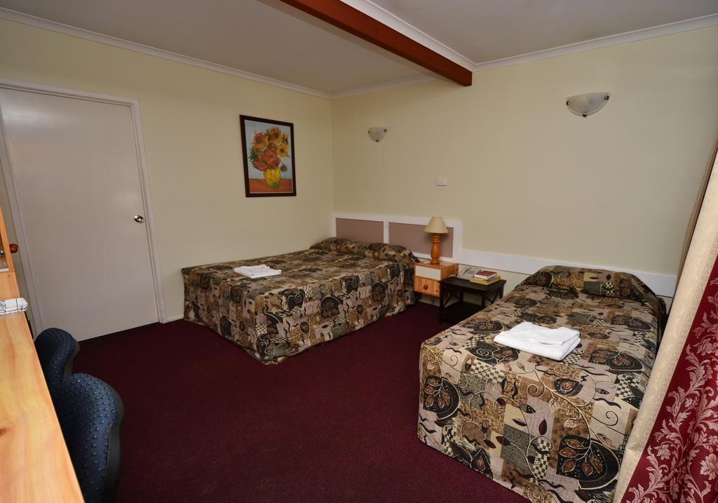Biloela Centre Motel & Steakhouse Restaurant Стая снимка